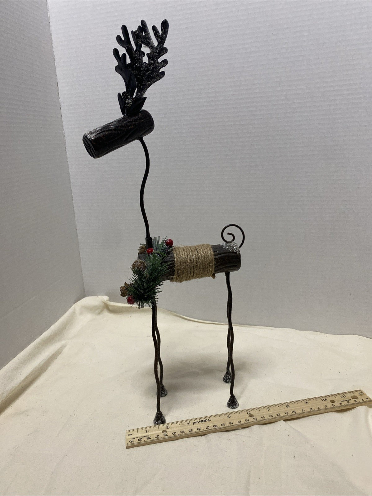 Christmas Decorative Metal Reindeer W Green Wreath Indoor Outdoor Decor
