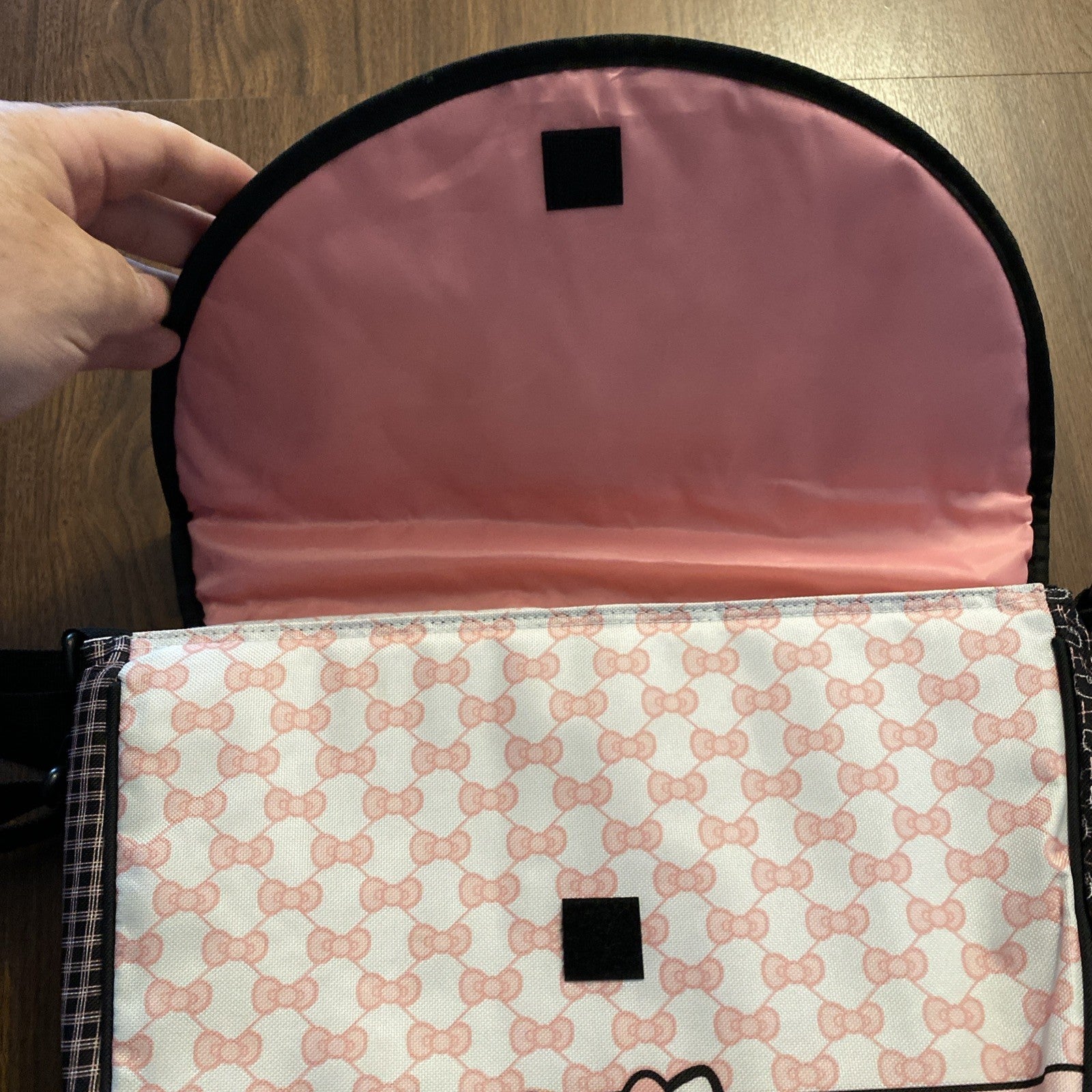 Hello Kitty Tupperware Lunchbag Tote 2013