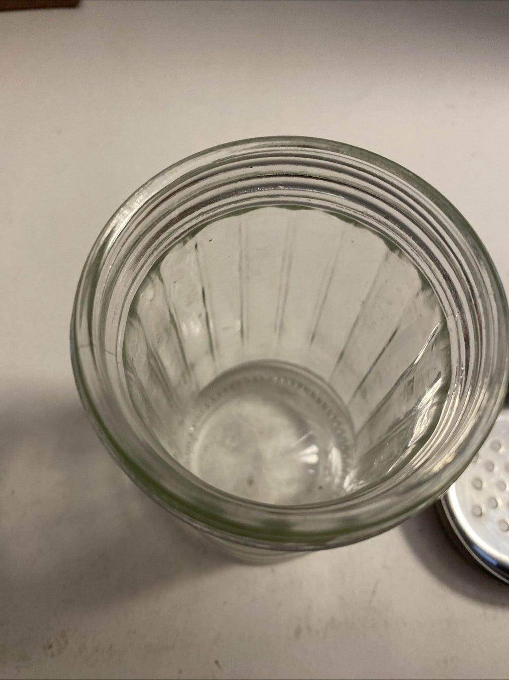Glass Cheese Shaker - w/Secure Metal Lid, Spice Jar, Bars, Restaurants, Pizzeria