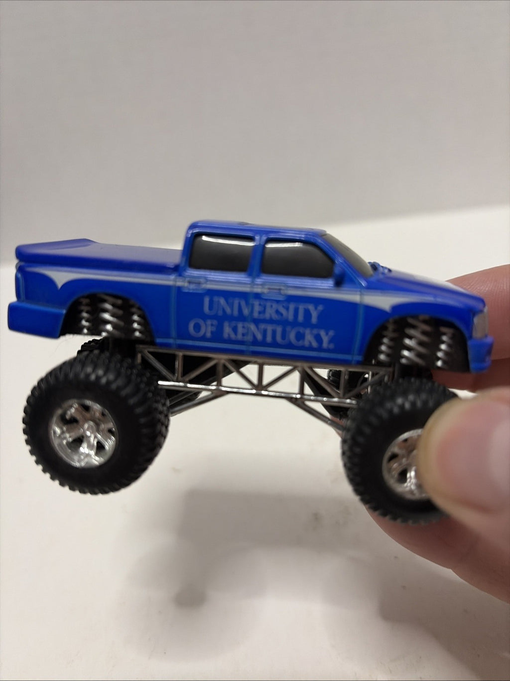 2004 Smart Bean University Of Kentucky Wildcats 4X4 Blue Pullback Truck Toy