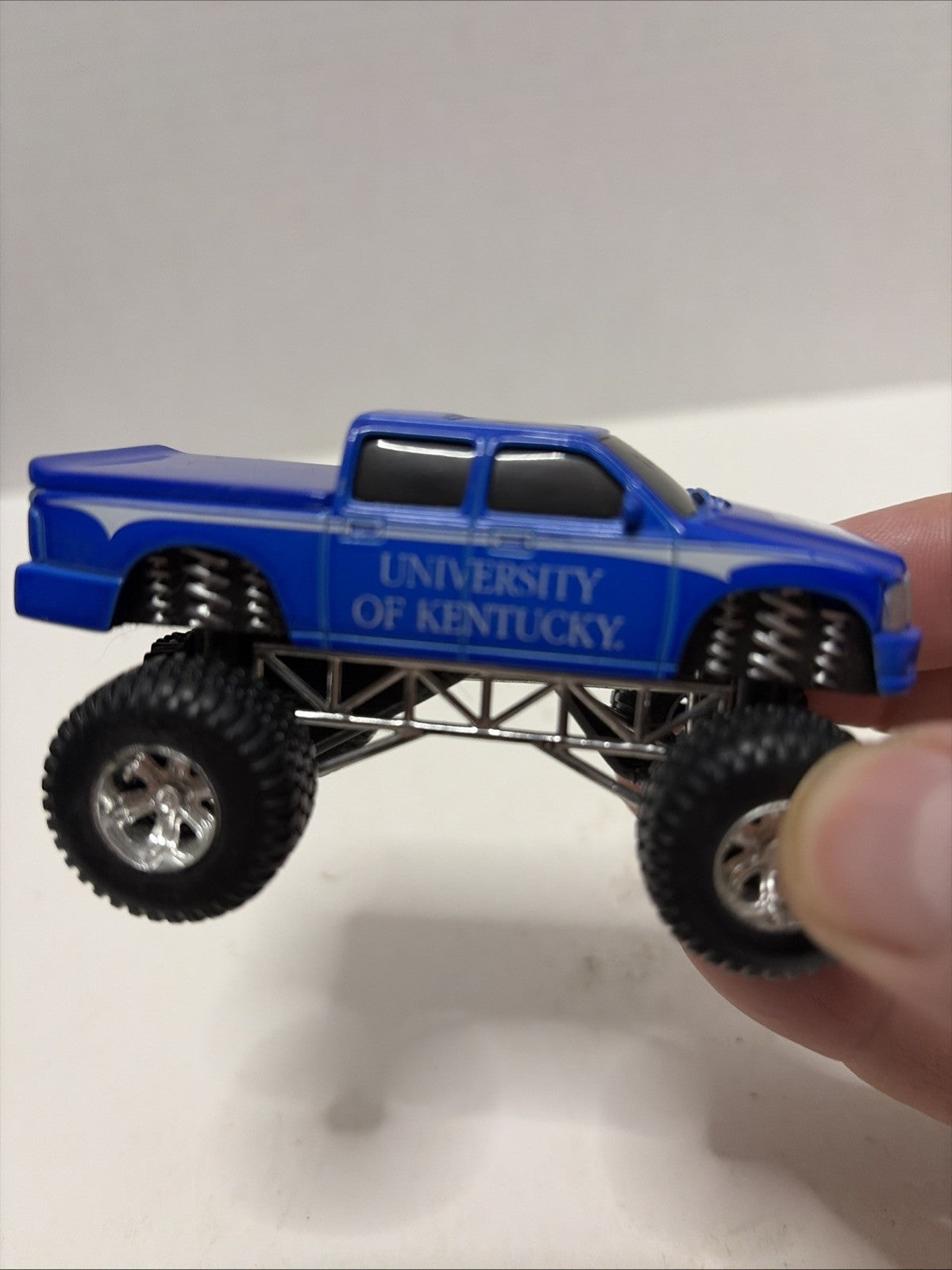 2004 Smart Bean University Of Kentucky Wildcats 4X4 Blue Pullback Truck Toy