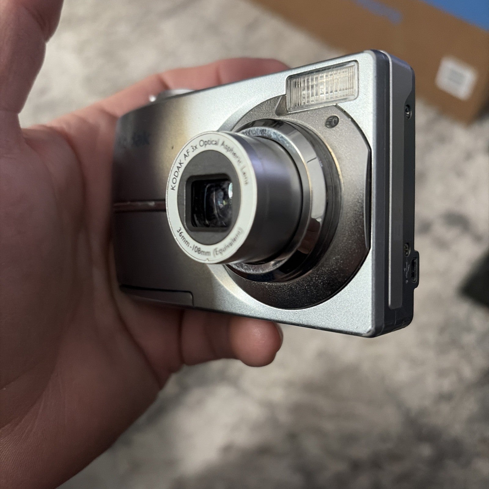 Kodak EasyShare C813 Digital Camera 8.2MP, Silver. Tested Works