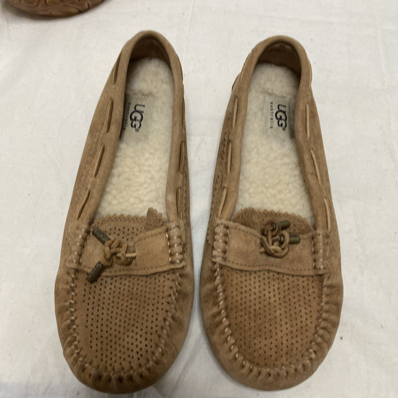 UGG Roni Moccasin Loafer Slipper Tan Suede Shearling Womens Size 6.5