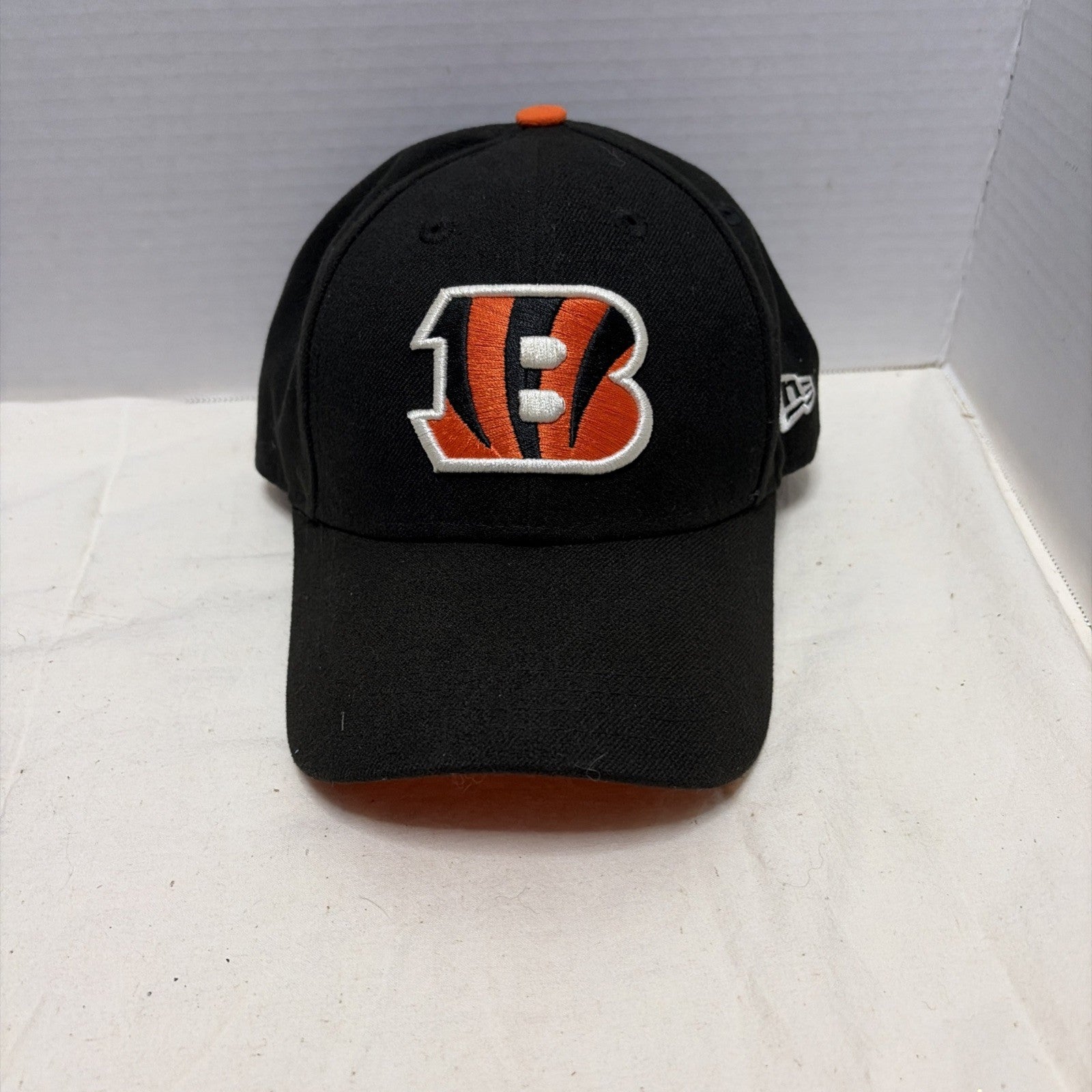 New Era Cincinnati Bengals Hat, Hook And Loop Adjustable Strap, Embroidered Logo