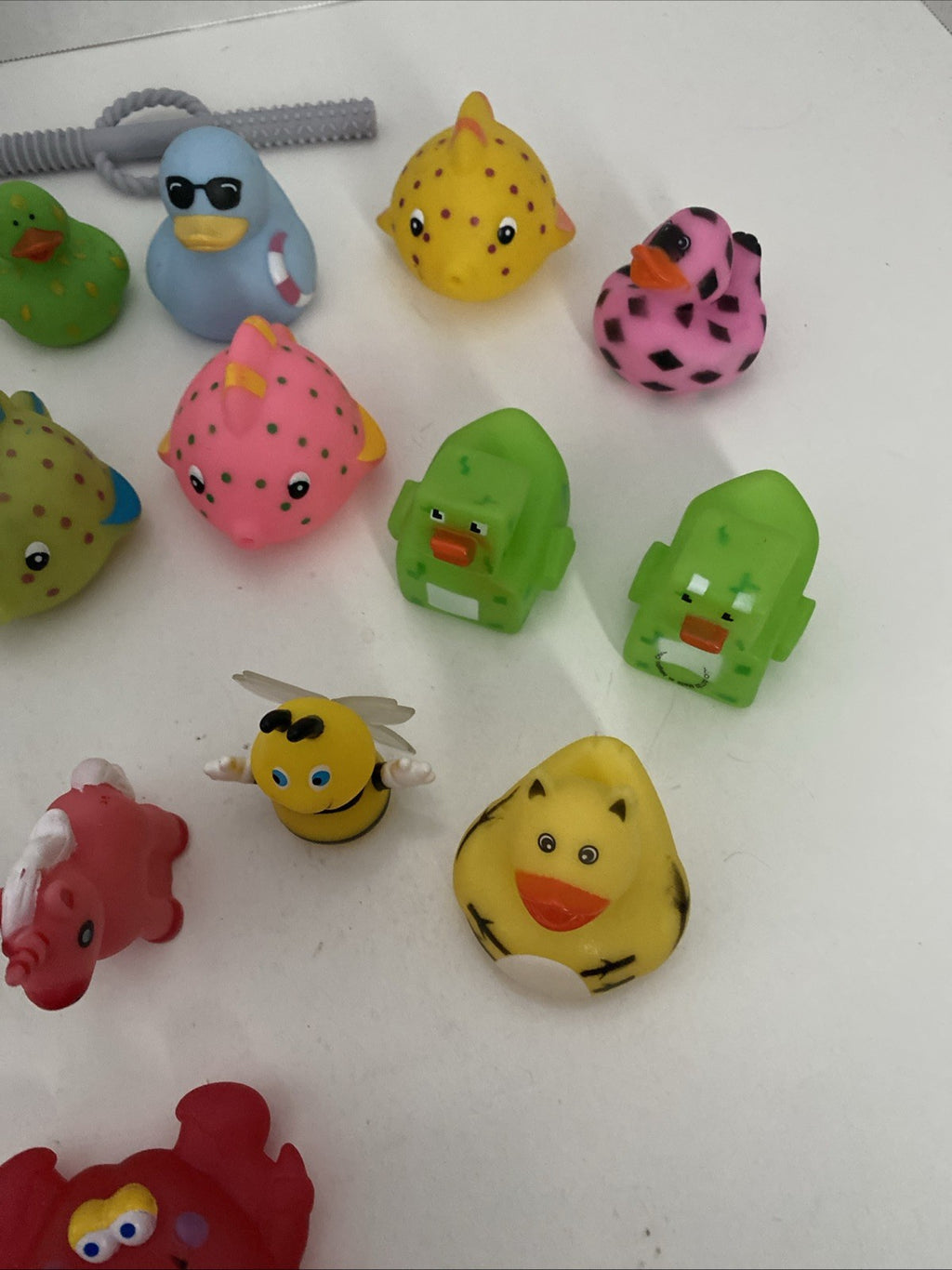 MIXED LOT OF 19 Jeep Cruising Cruise Duck Ducking RUBBER DUCKY DUCKIE BATH TOY