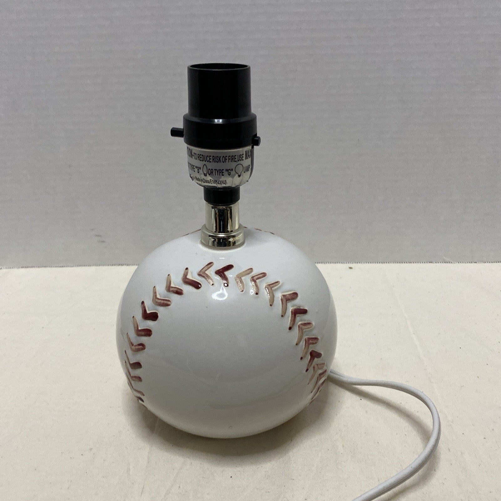 Ceramic 40-Watt Baseball Table Dresser Lamp ~ Sports, Boys Bedroom, Softball 