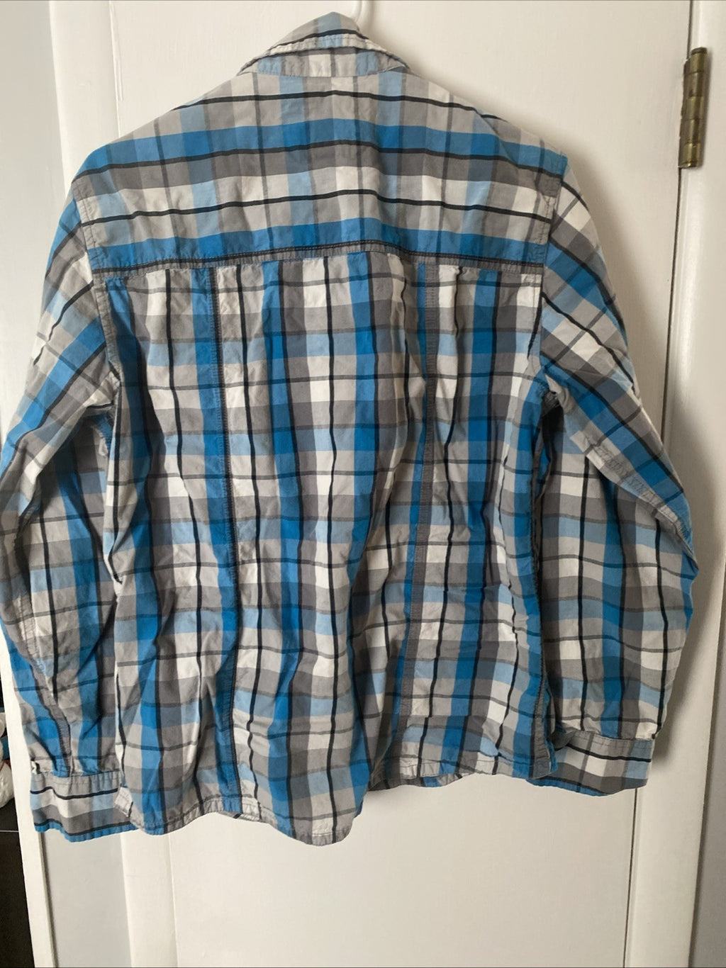 OP Mens Medium M Shirt Long Sleeve Button Front Gray Blue Black Plaid
