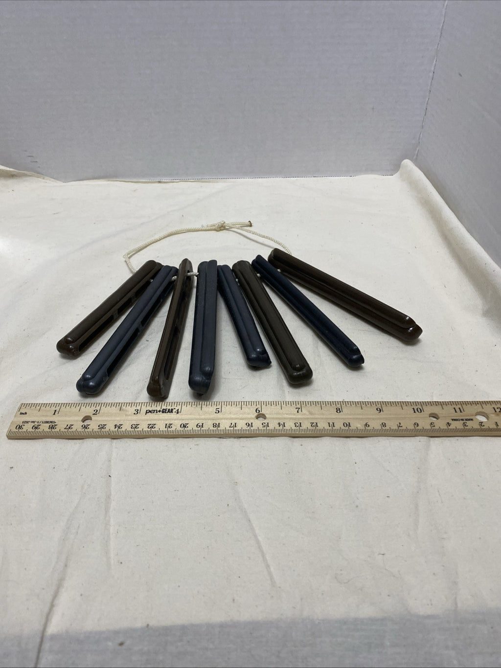 Primos Rattle Sticks  8 Sticks 4 Black 4 Brown
