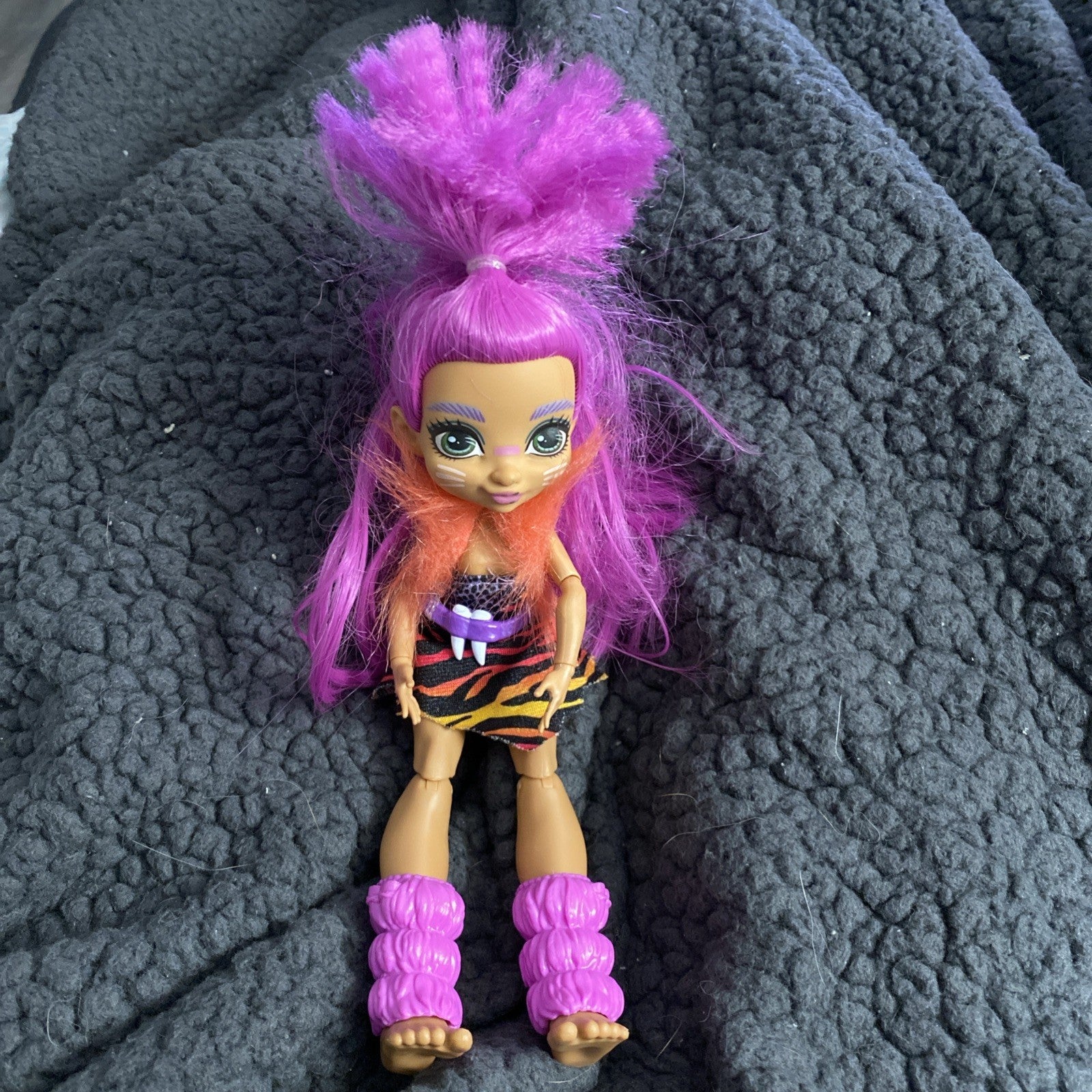 Mattel CAVE CLUB Roaralai Fashion Doll. Cave Doll Girl. Jointed Doll.