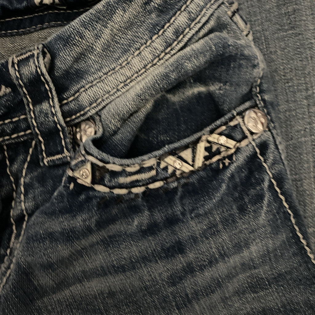 Miss Me Boot cut Jeans Women’s size 25" X 31" (cut To 25) inseam Free Shipping
