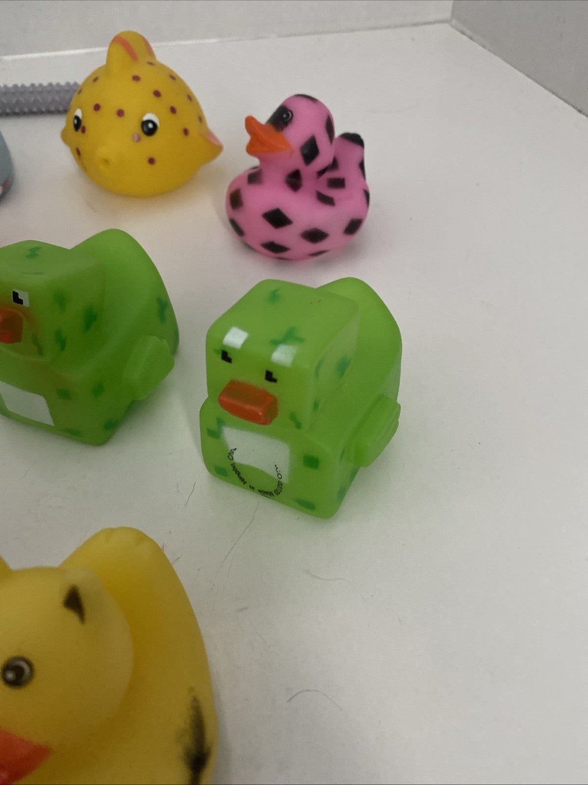 MIXED LOT OF 19 Jeep Cruising Cruise Duck Ducking RUBBER DUCKY DUCKIE BATH TOY