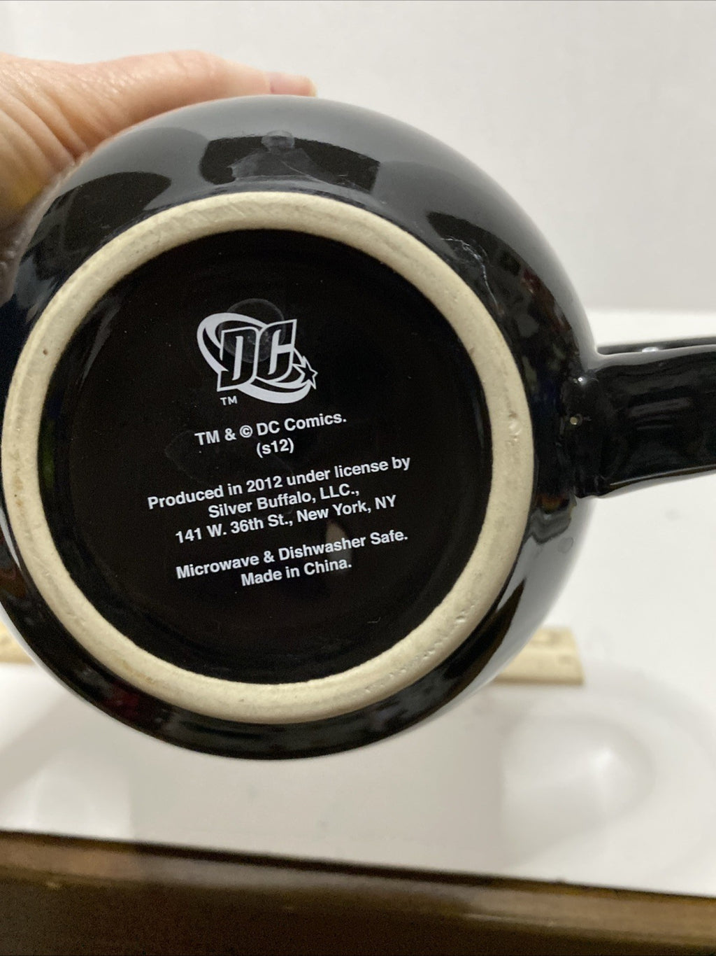 Batman Very Large Cup Coffee Soup 24 ounces Black Yellow Ceramic DC Comics 