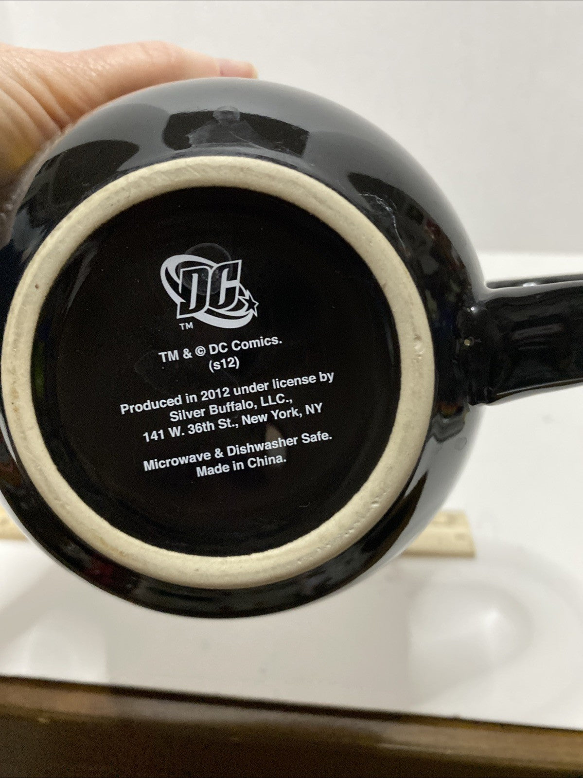 Batman Very Large Cup Coffee Soup 24 ounces Black Yellow Ceramic DC Comics 
