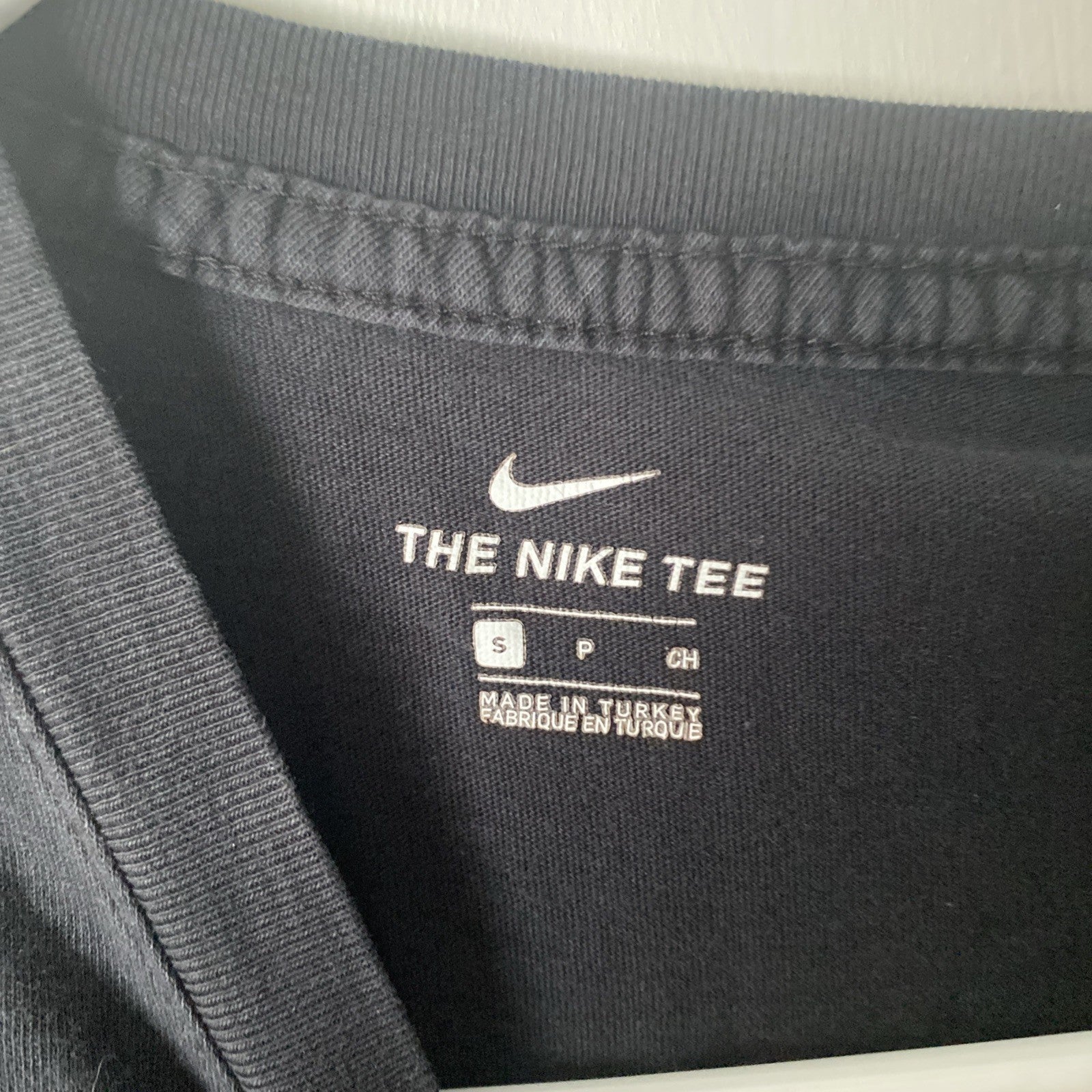 Nike Air Graphic Tee Size S. Black Shorter Sleeve  F-005