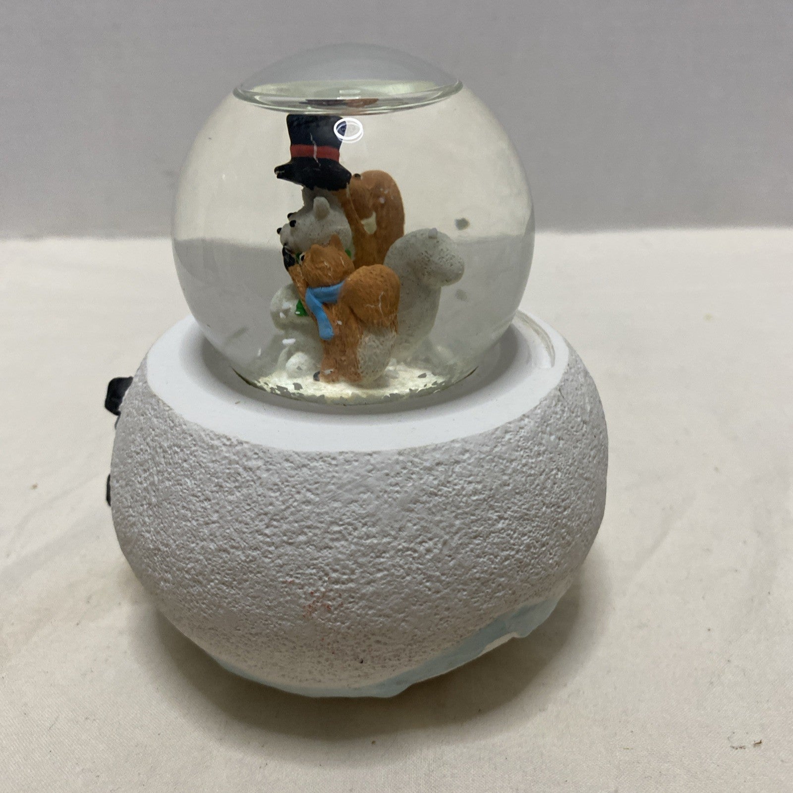 Squirrels Snow Globe;  Table Top Christmas Decor