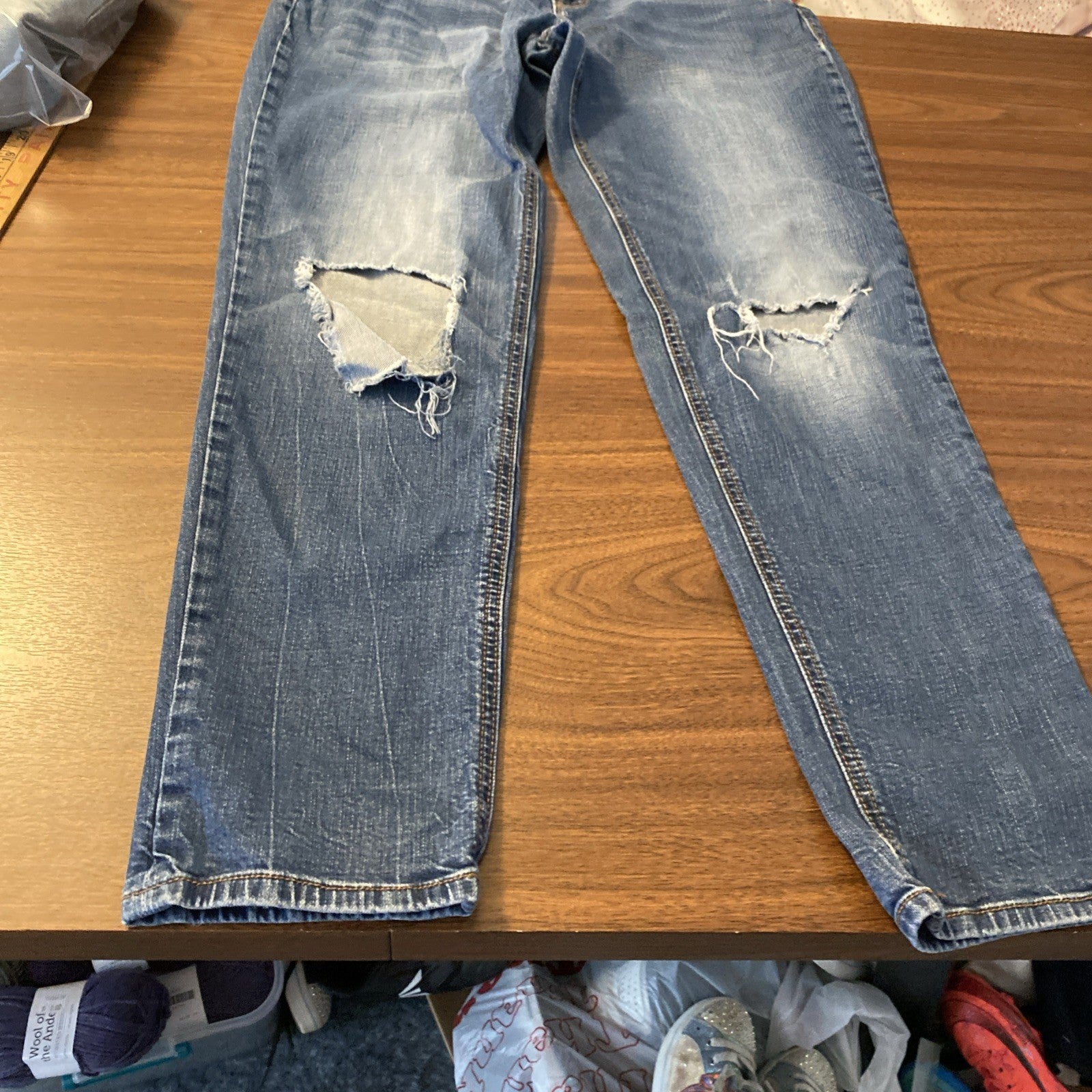 Old Navy Boyfriend Skinny Blue Jeans Women’s Sz 4 Distressed 