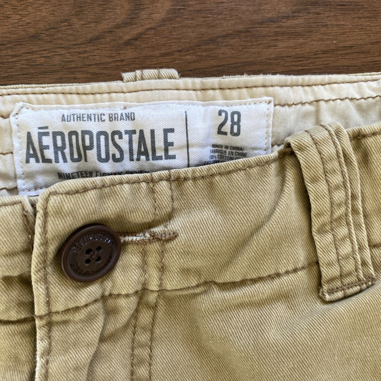 Aeropostale men’s 28 cargo Shorts tan free shipping