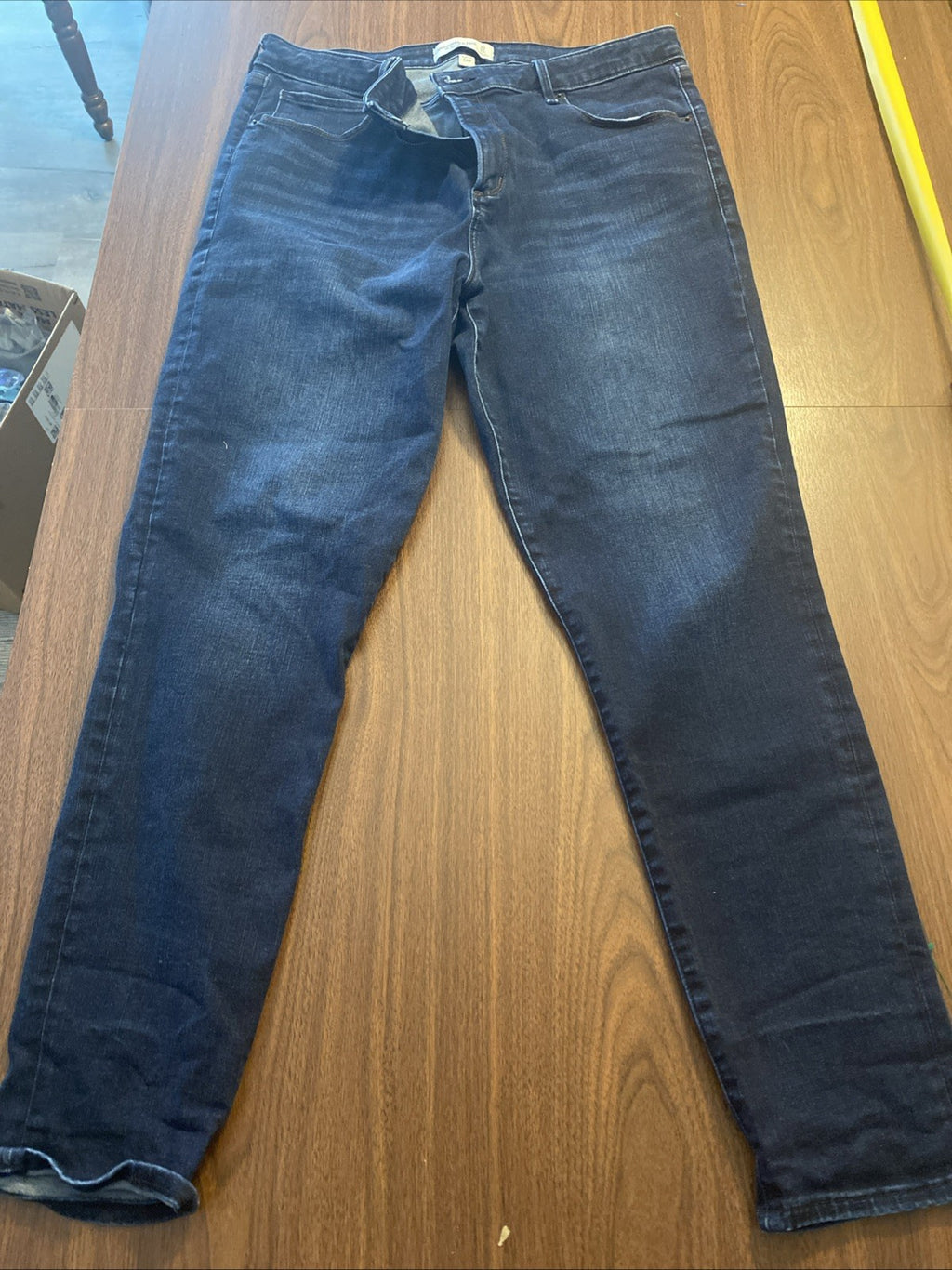 Abercrombie and Fitch women’s curb love 33 16 R jeans super skinny high-rise
