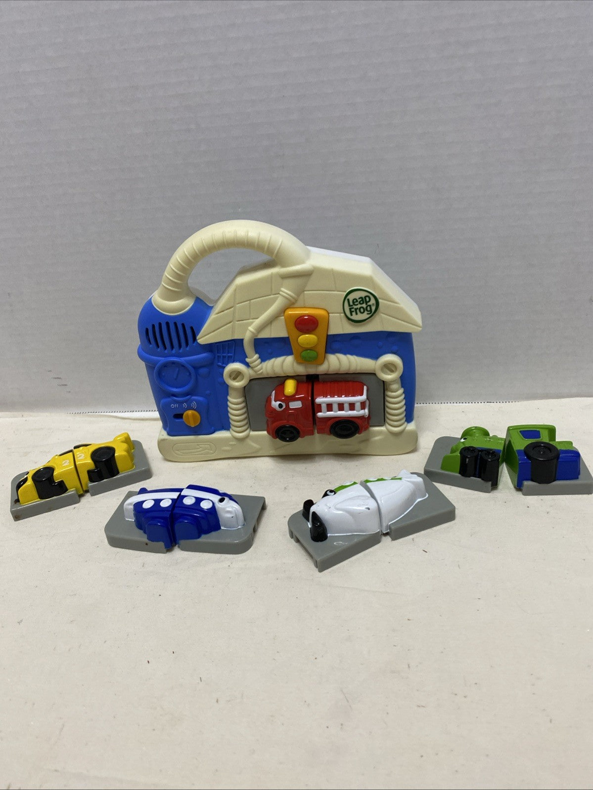 LeapFrog Fridge Wash & Go Magnetic Vehicle Set - Vehicle Names Colors & Sounds