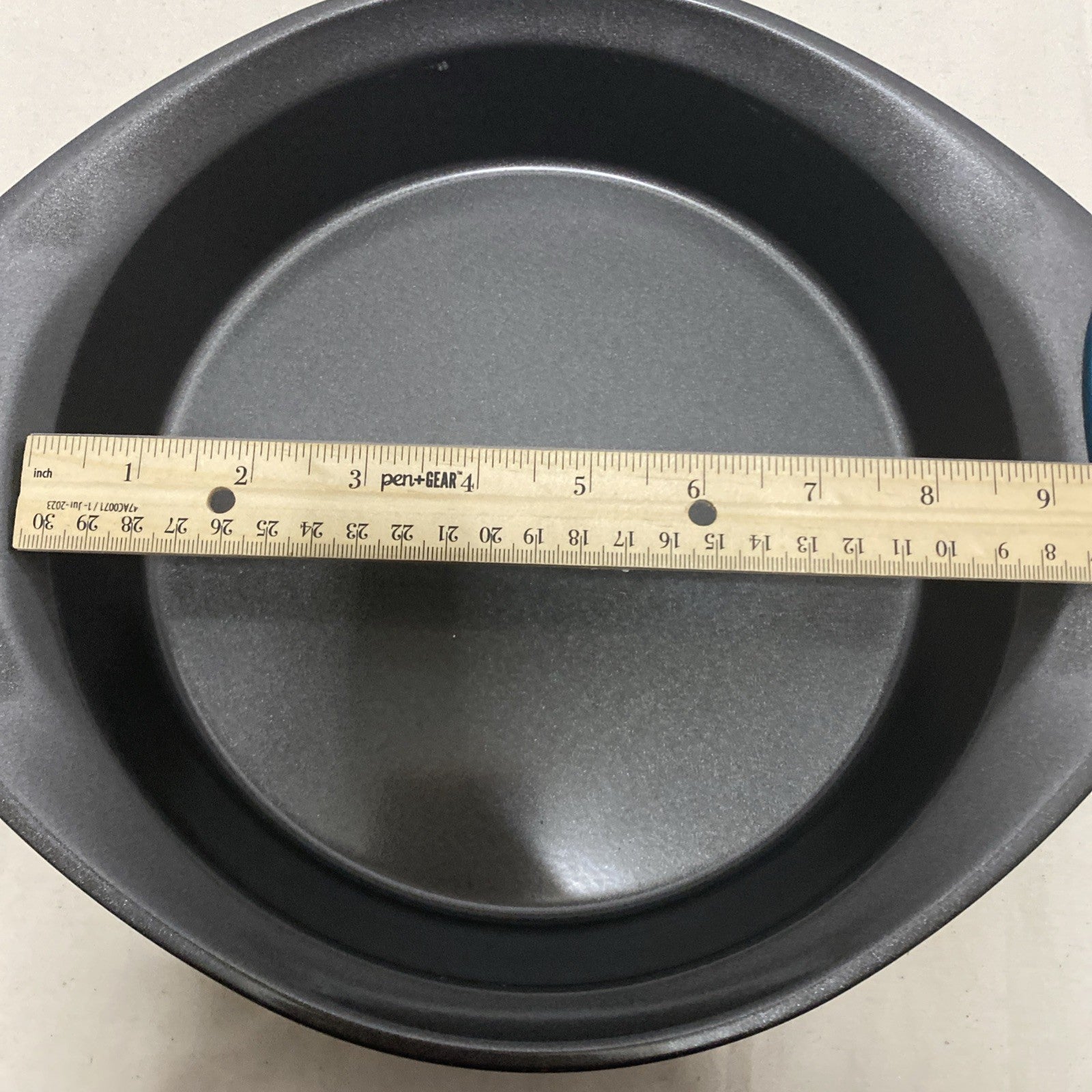 Rachael Ray Nonstick Cake Pan, Round, Grip Handles, 9" Gray Metal