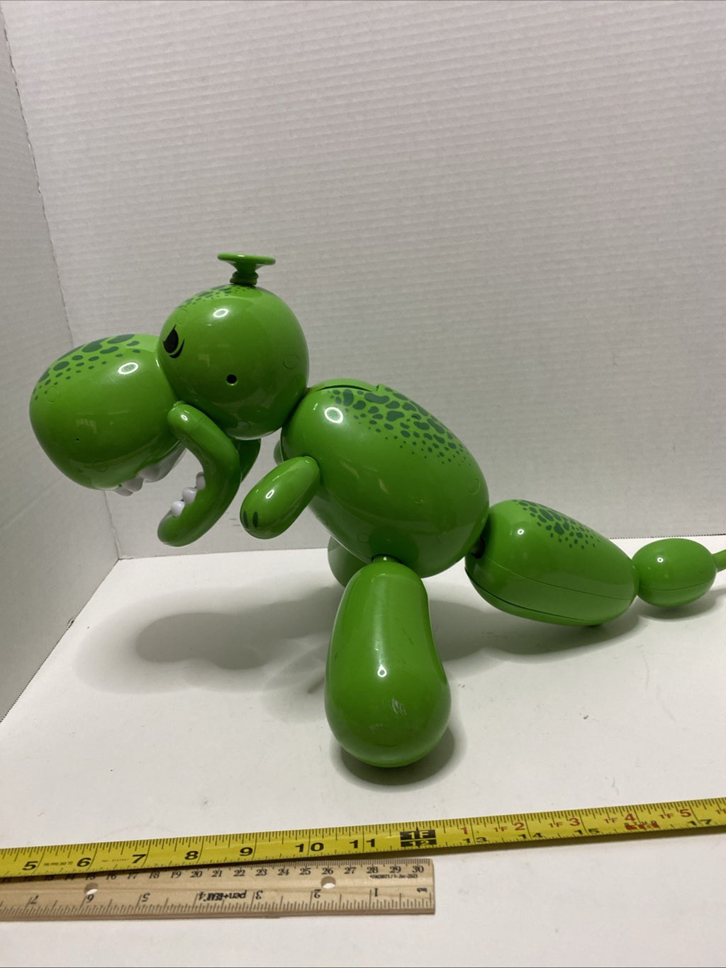 Squeakee The Balloon interactive Dinosaur Makes Sounds, stomps, Dances Pre Owned