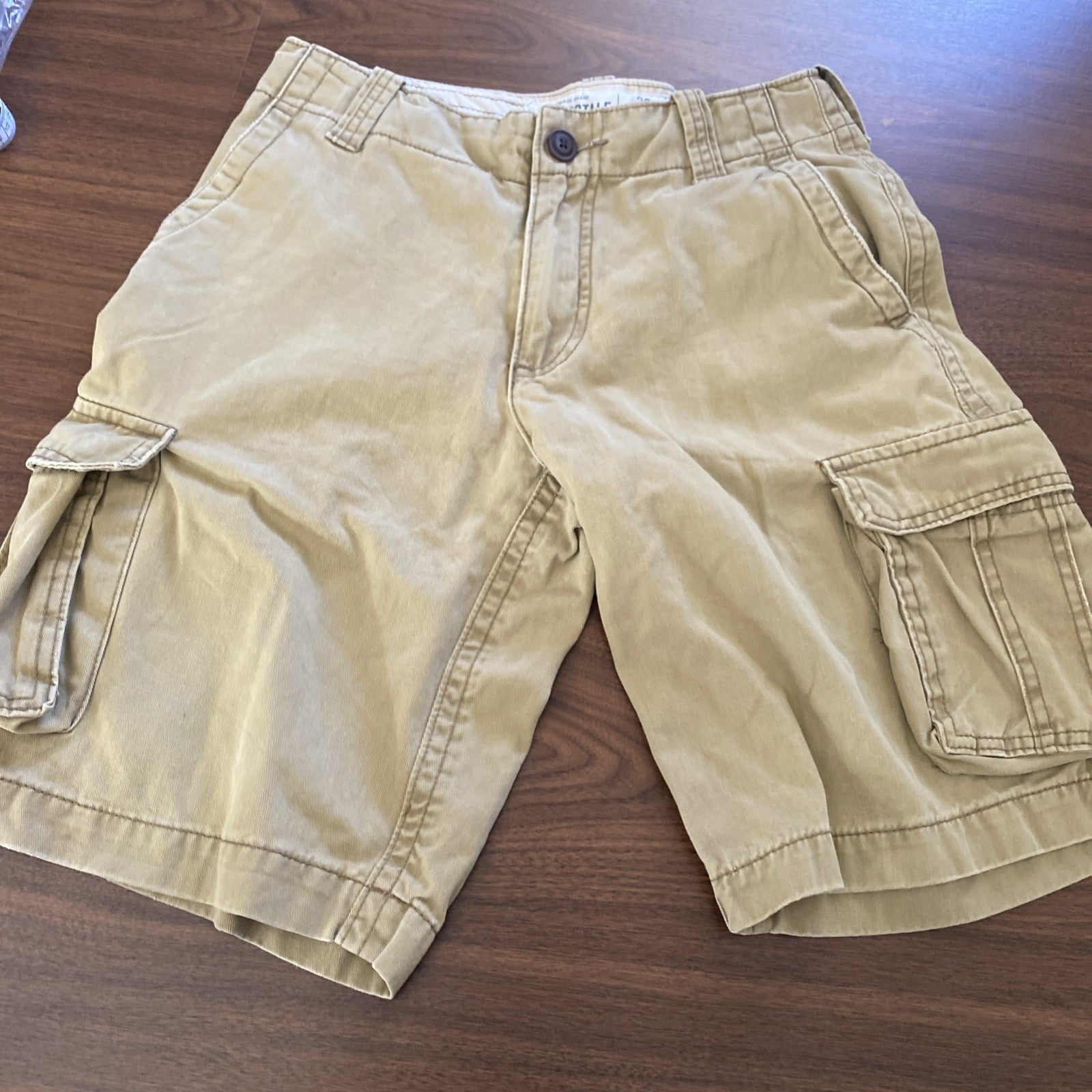 Aeropostale men’s 28 cargo Shorts tan free shipping