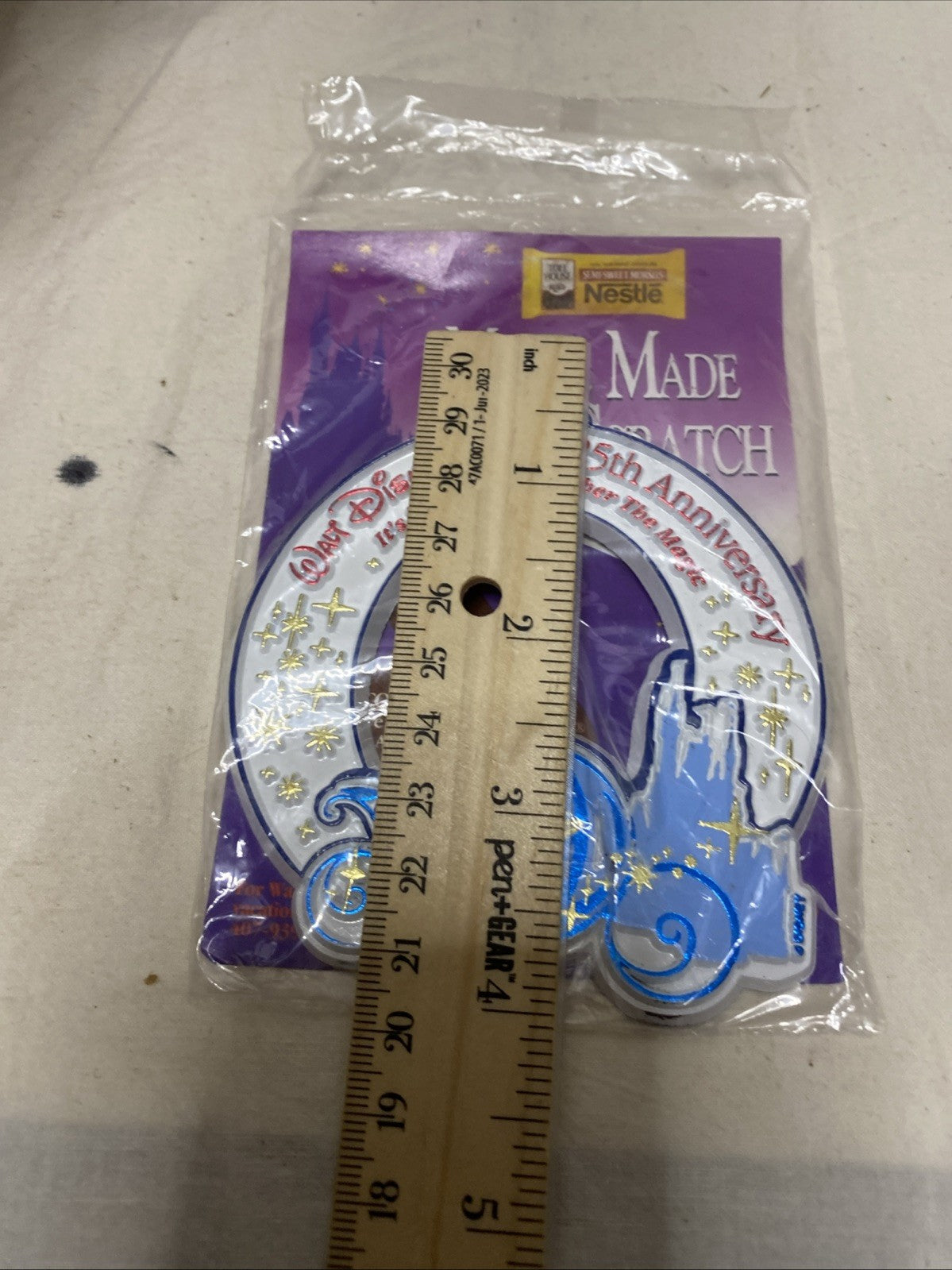 Rare Disney World 25th Anniversary Magnet - 1971-1996 Magic Kingdom
