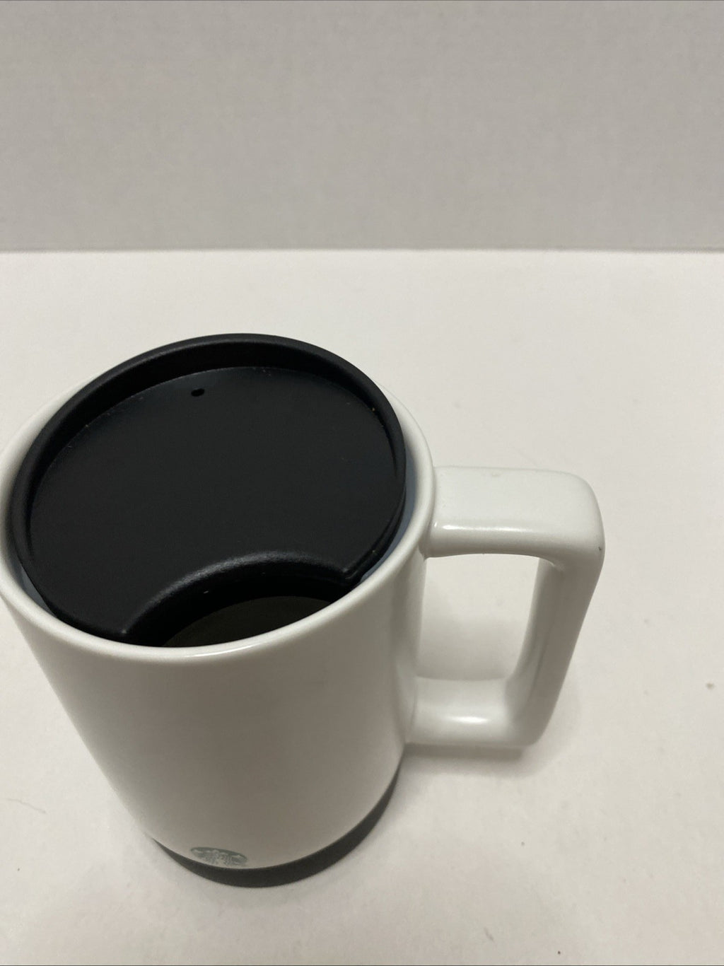 STARBUCKS Travel Mug 14 Oz White With Black Lid and Rubber Bottom