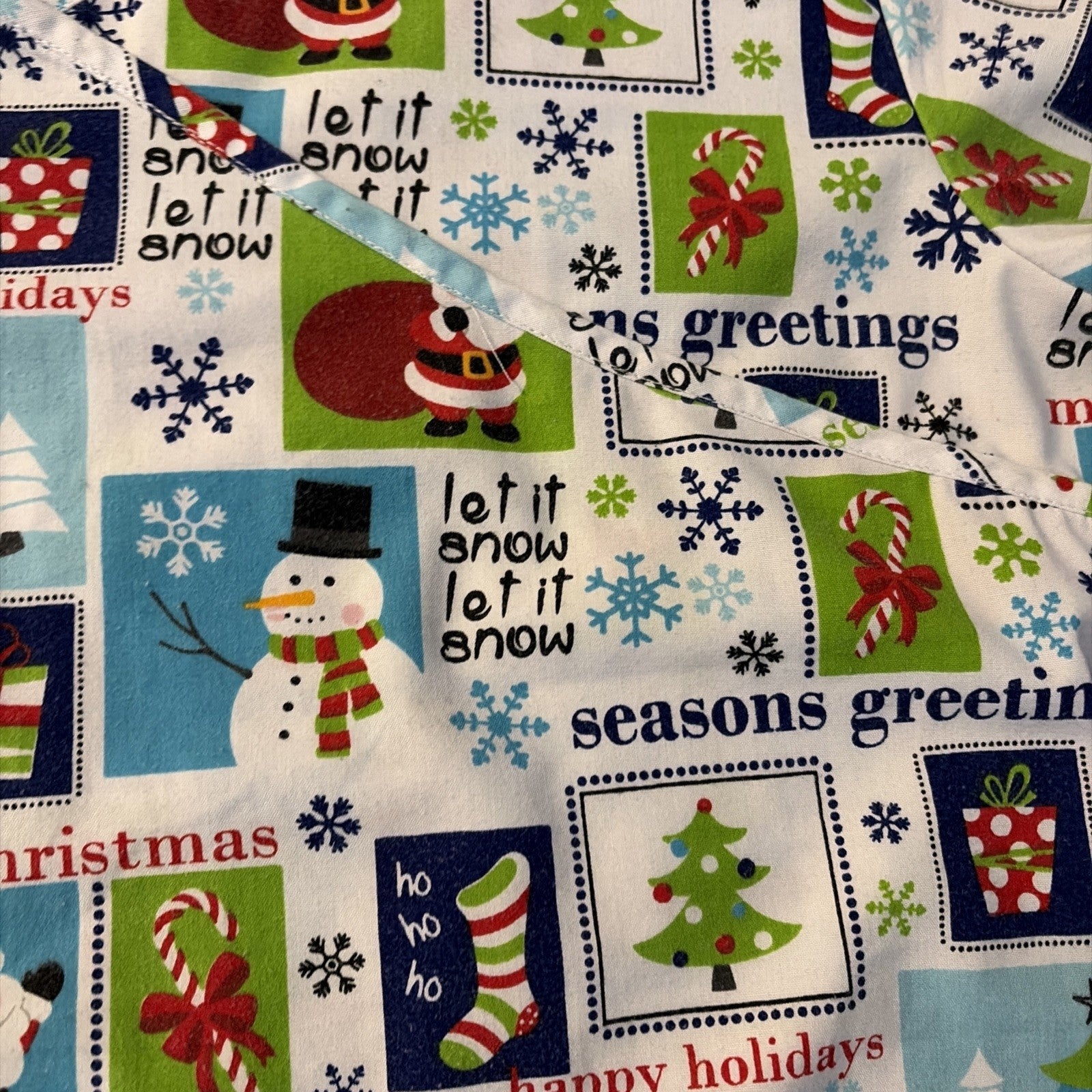 Cassandra O Women’s Size Medium Scrub Top Season Greetings Christmas Pattern