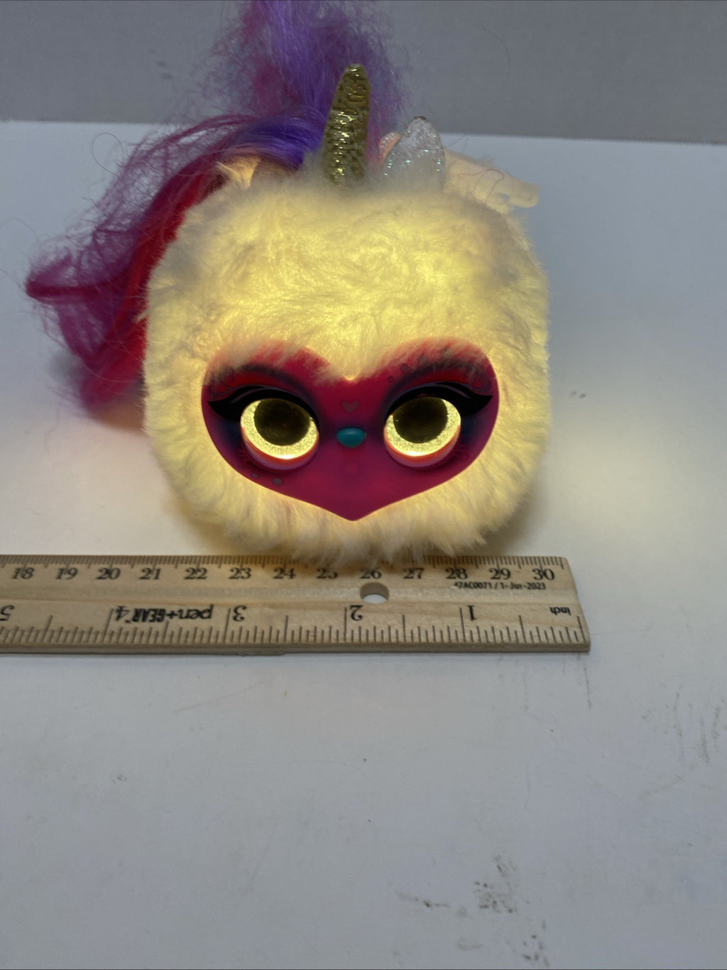 2019 Pomsies Lumies Pixie Pop Rainbow Charged Interactive Toy Pet