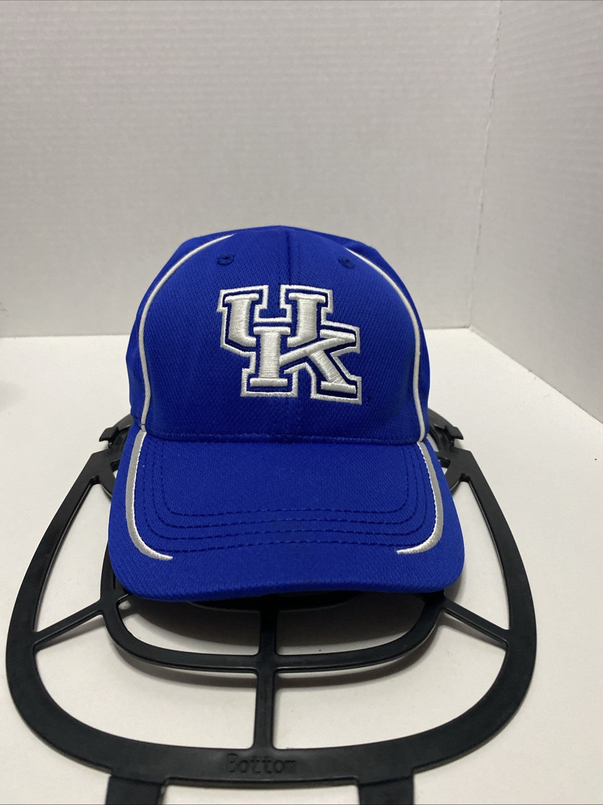 University of Kentucky UK Cap Collegiate Fitted One Fit Top of the World L