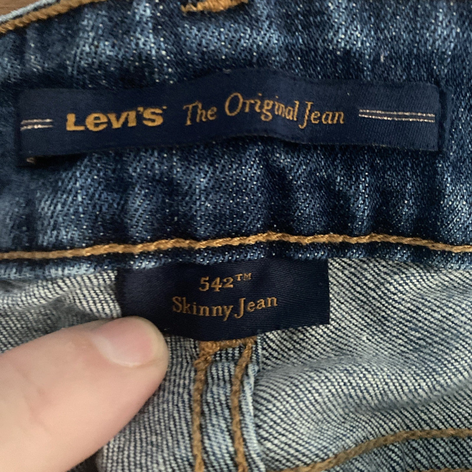 Levi women’s 542 skinny jeans size 22 zip side pocket