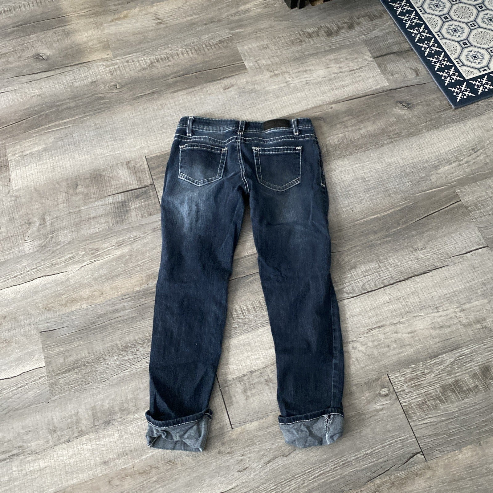 21 black women’s denim distressed jeans size 7/8