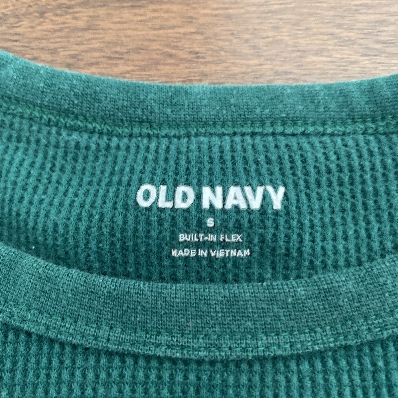 Old Navy unisex small green thermal California long sleeve shirt
