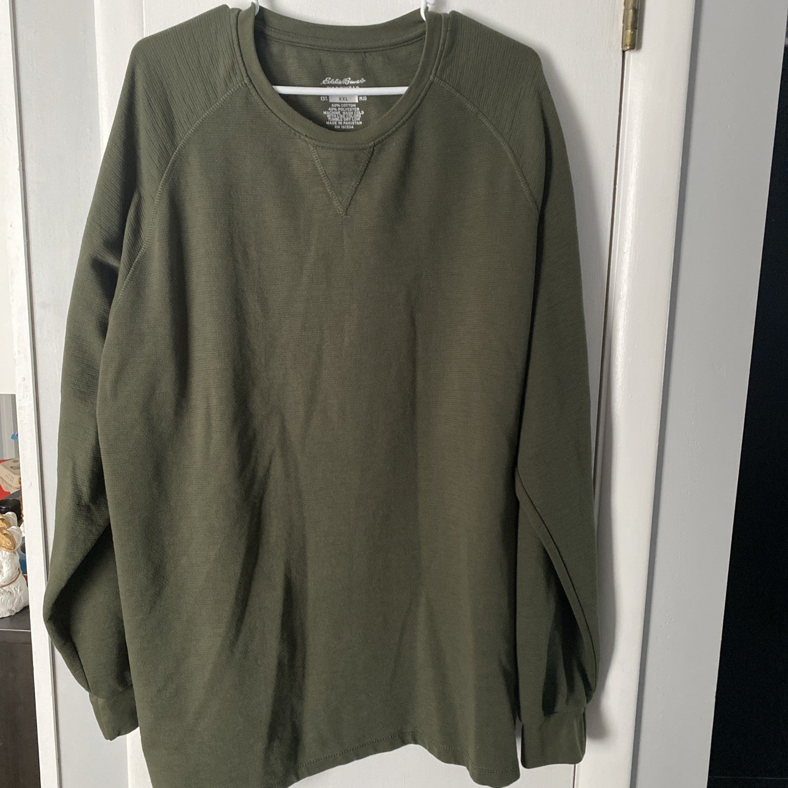 Eddie Bauer workwear double XL green pullover long sleeve. E-005