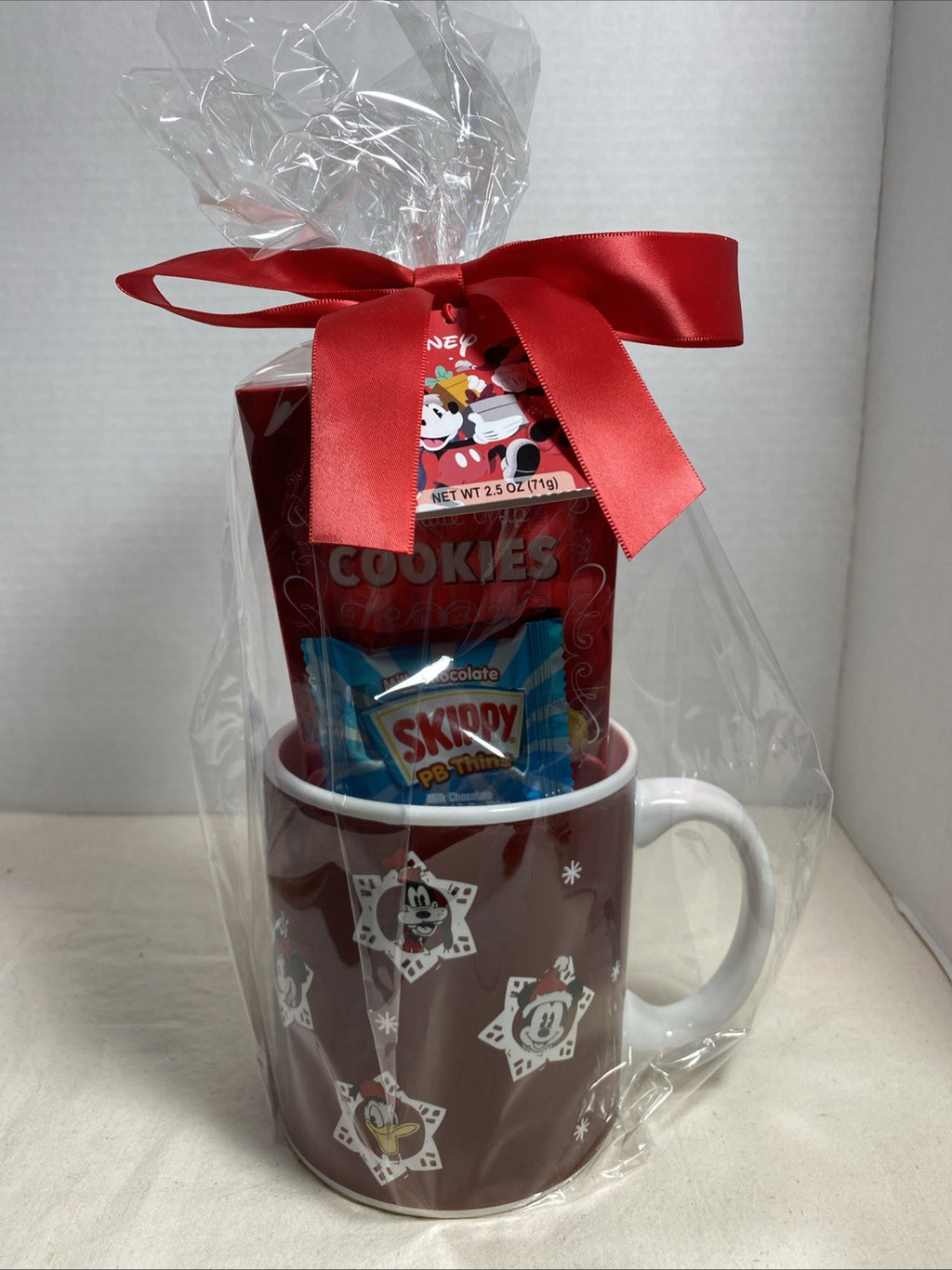 NEW Disney Holiday Mug & High Quality Chocolate Gift Set Mickey & Friends