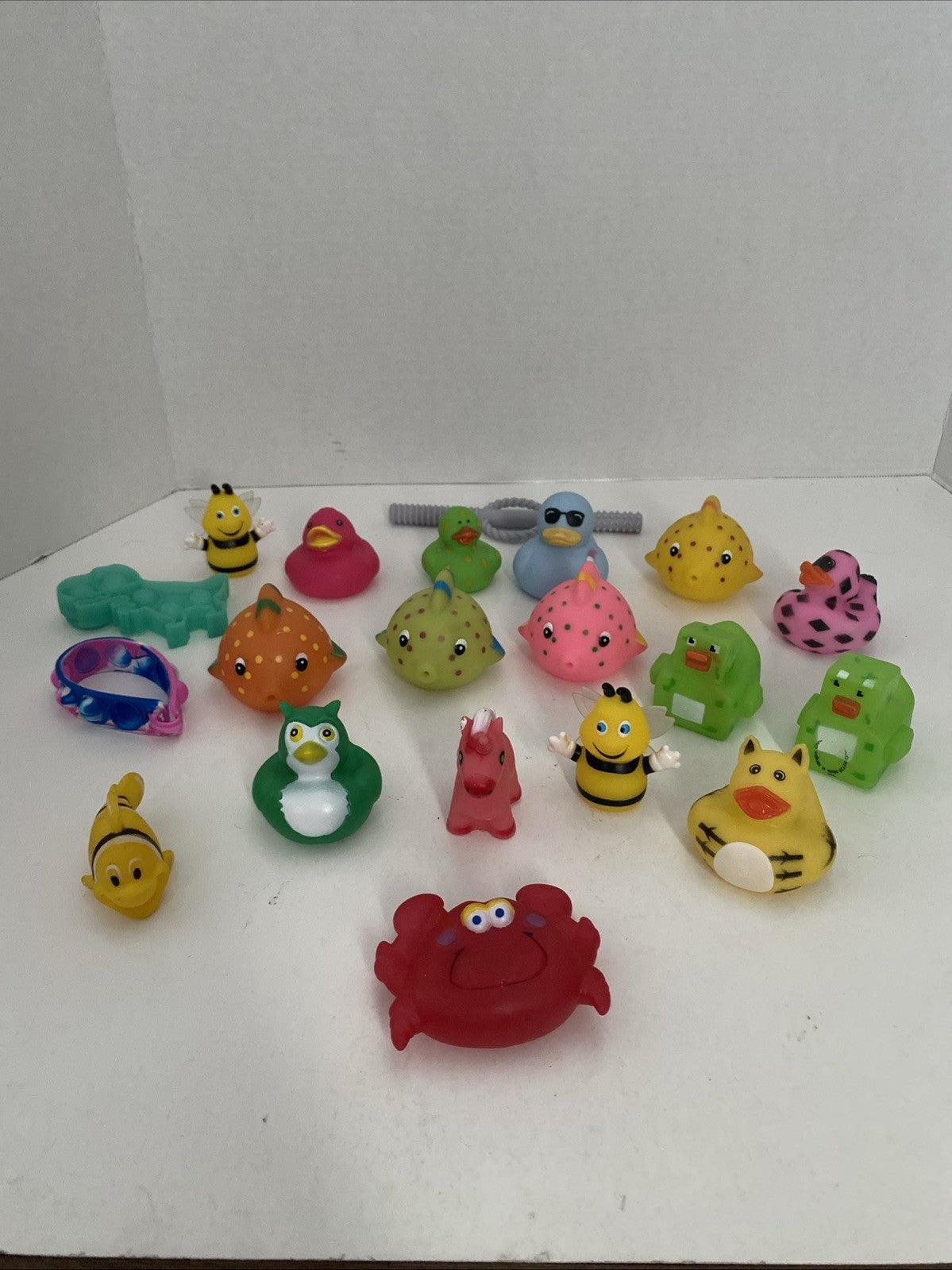 MIXED LOT OF 19 Jeep Cruising Cruise Duck Ducking RUBBER DUCKY DUCKIE BATH TOY