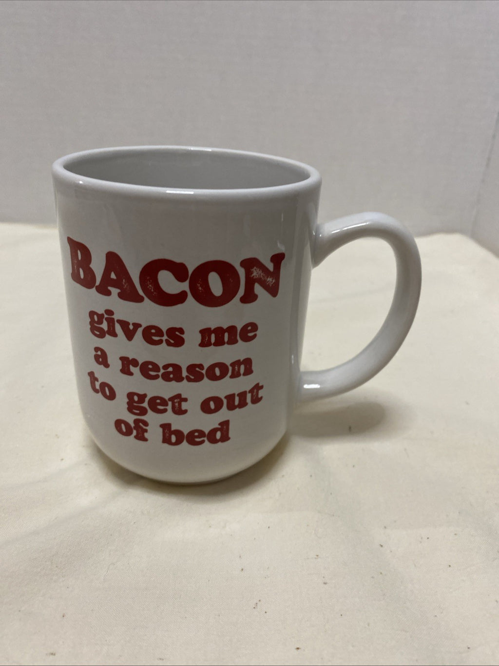 *FUNNY* Bacon Mug Coffee Lovers “Bacon Gives Me A Reason To Get Out Of Bed”