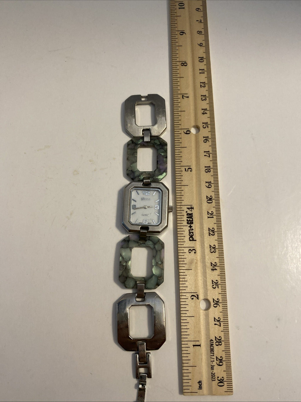 Geneva Platinum Watch Women 28mm Silver Tone Tortoise Band New Battery 7.75"