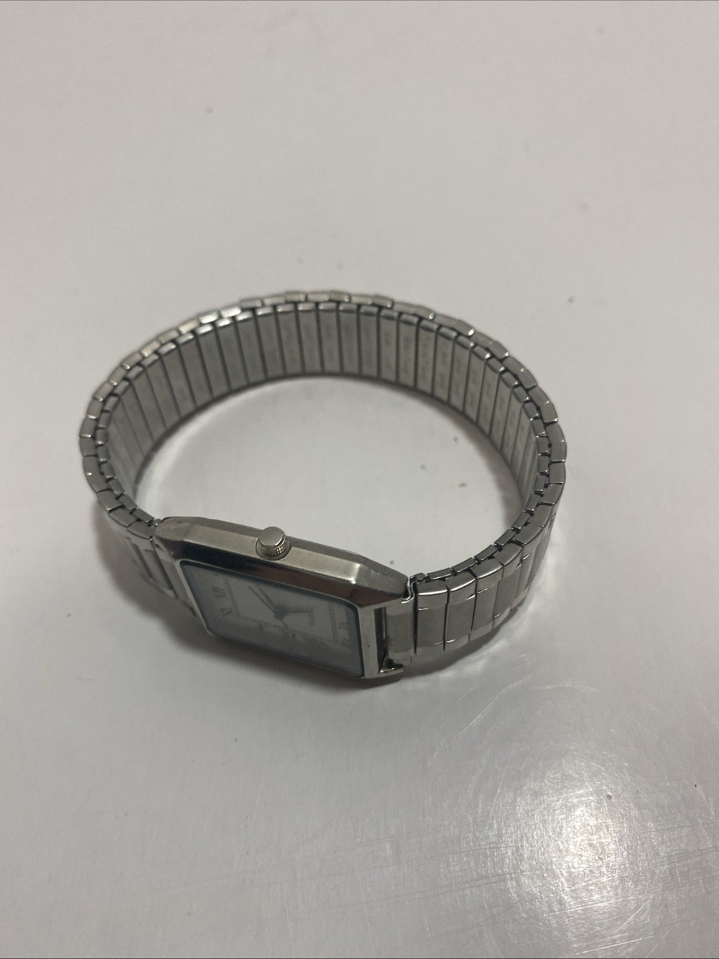 SKC men’s wristwatch quartz flexible wristband needs battery