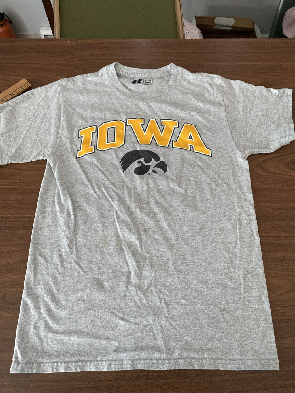 Iowa Hawkeye Shirt Child Small Gray Russell Athletics Crew Neck Short Sleeve