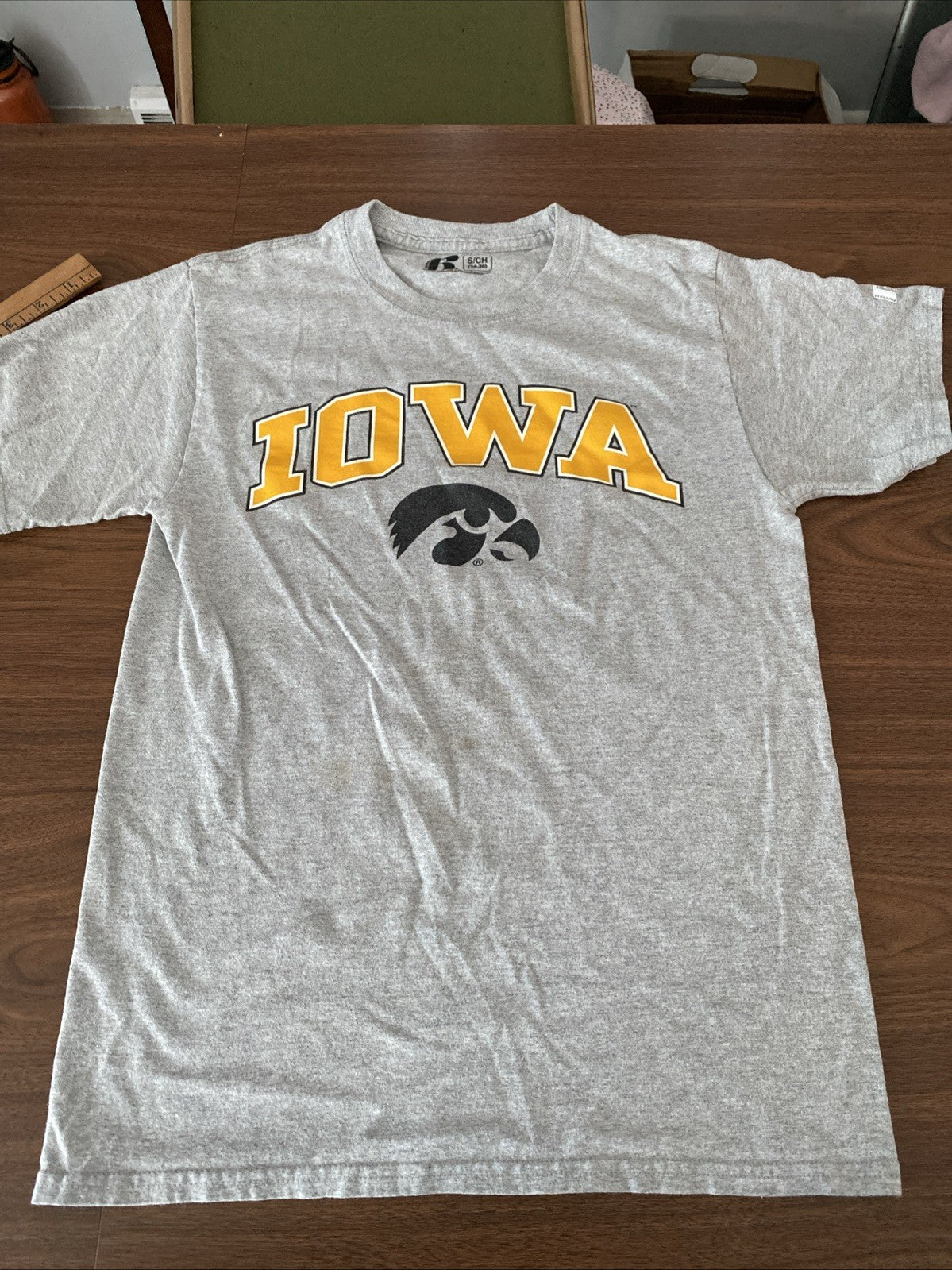 Iowa Hawkeye Shirt Child Small Gray Russell Athletics Crew Neck Short Sleeve
