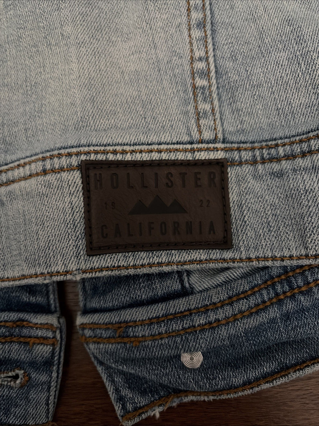 HOLLISTER Advanced Stretch Distressed Denim Jean Jacket Men S