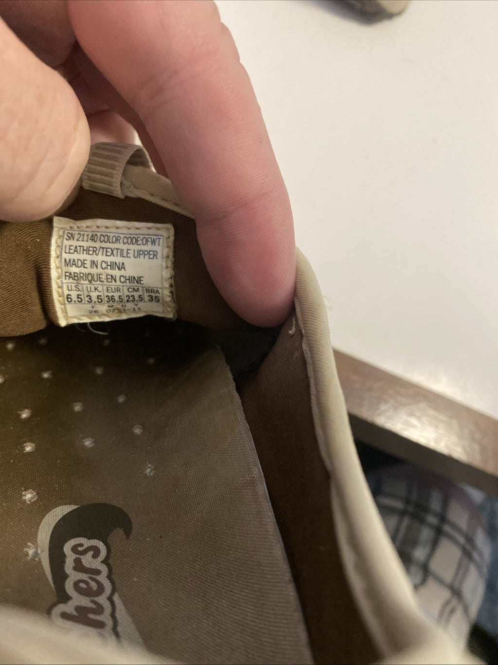 Skechers Women 6.5 Tan SN 21140 Slip On Flex Stretch Athletic Sneaker