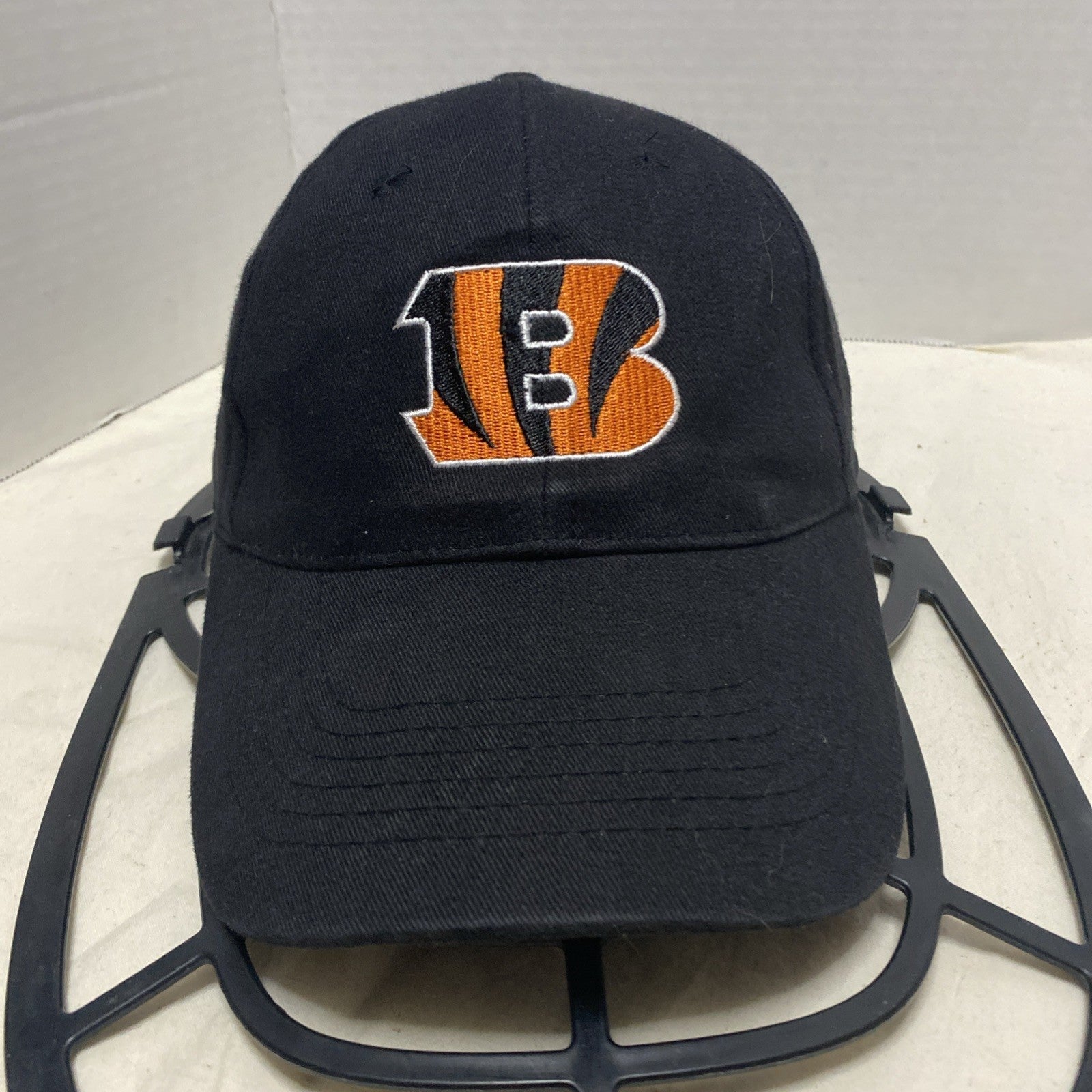 Cincinnati Bengals Black Adjustable Strap Hat