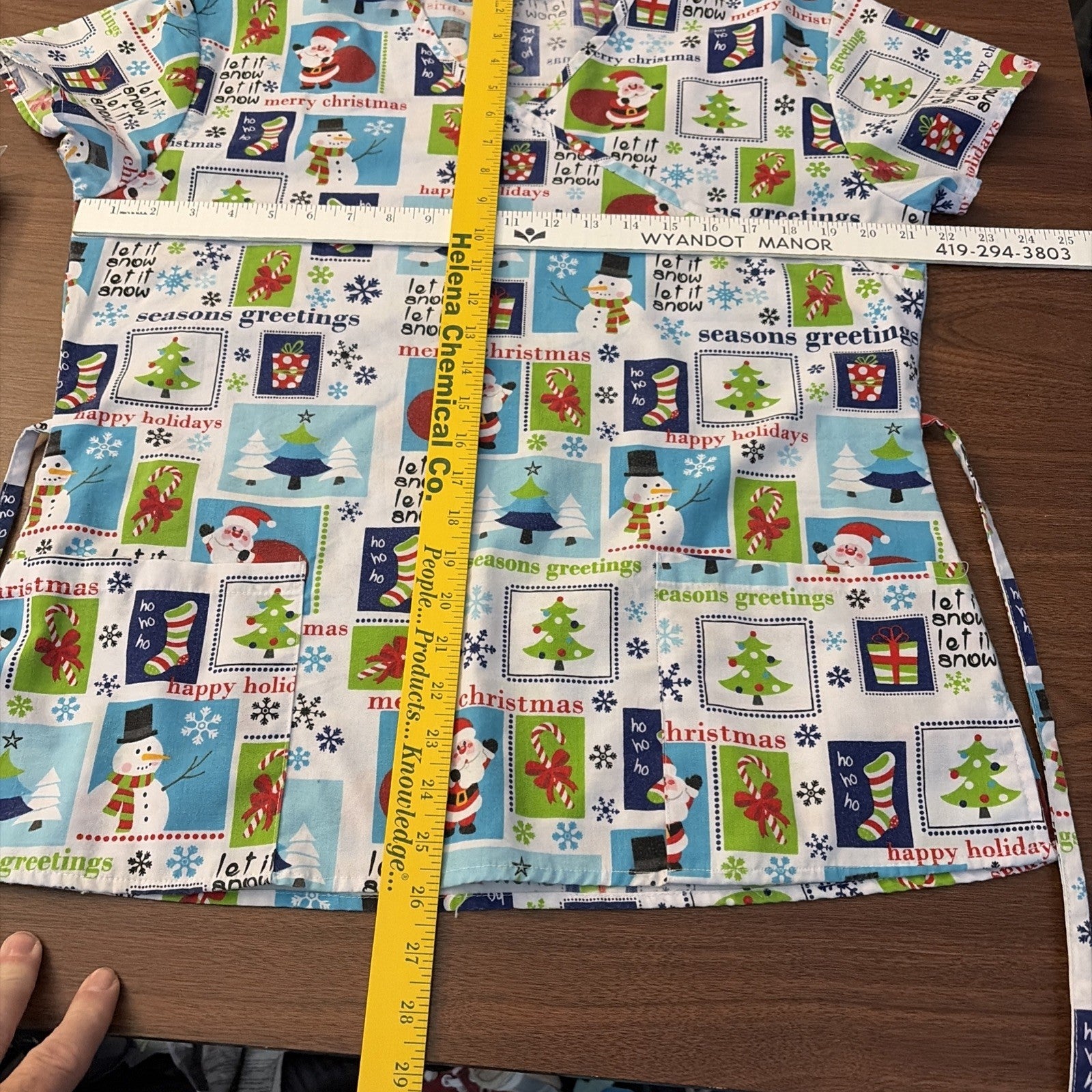 Cassandra O Women’s Size Medium Scrub Top Season Greetings Christmas Pattern