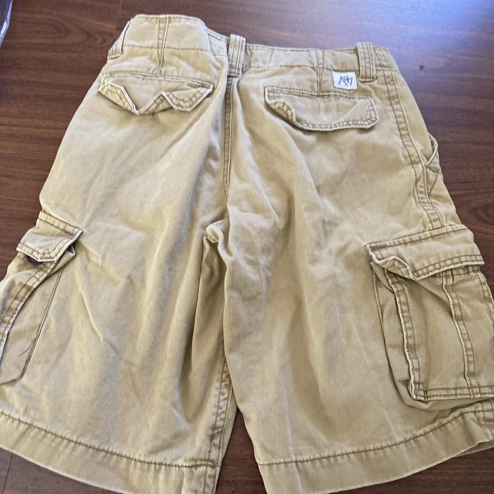 Aeropostale men’s 28 cargo Shorts tan free shipping