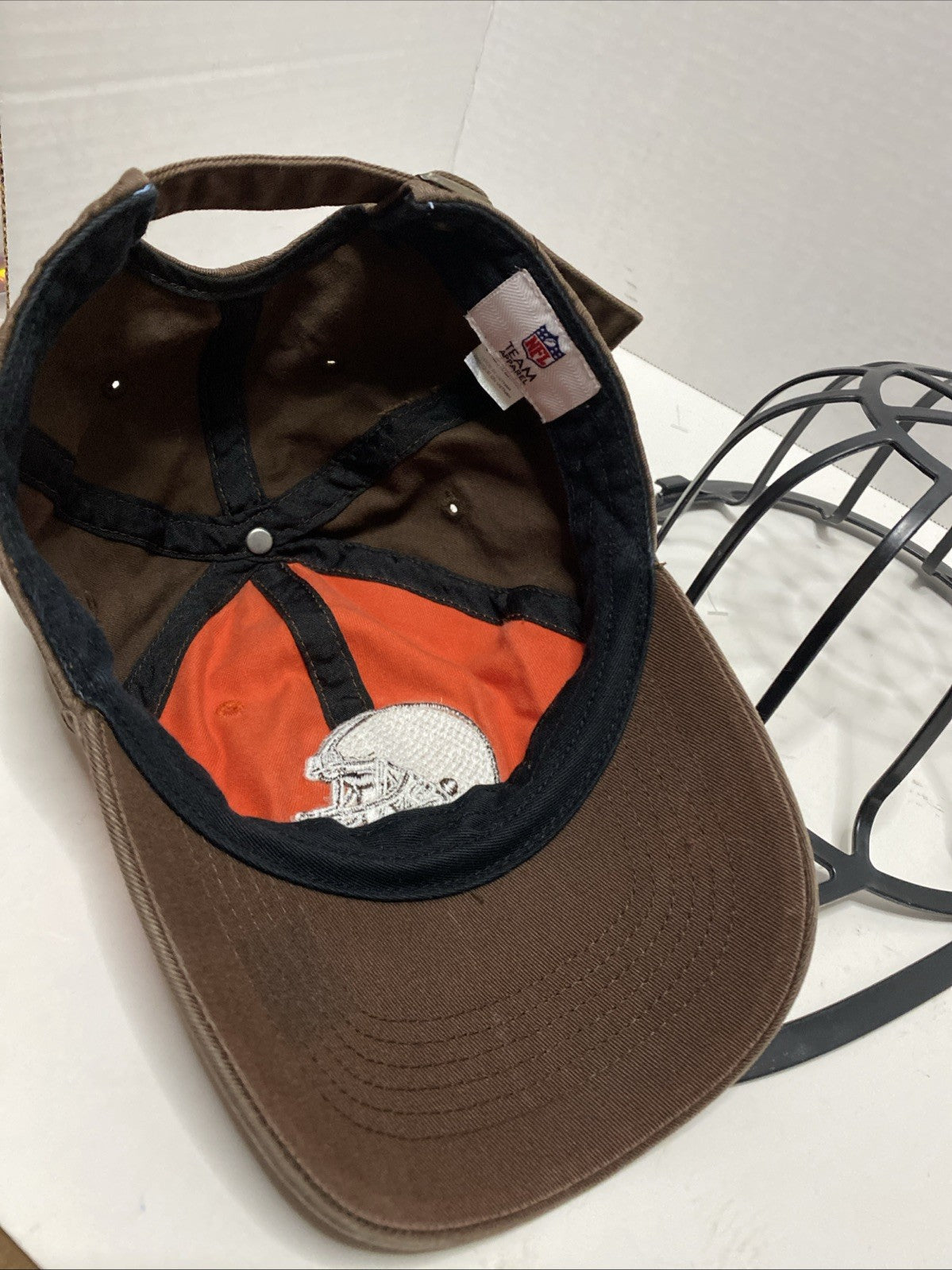 Cleveland Browns NFL Ladies Cap Sequins Helmet Logo NWOT