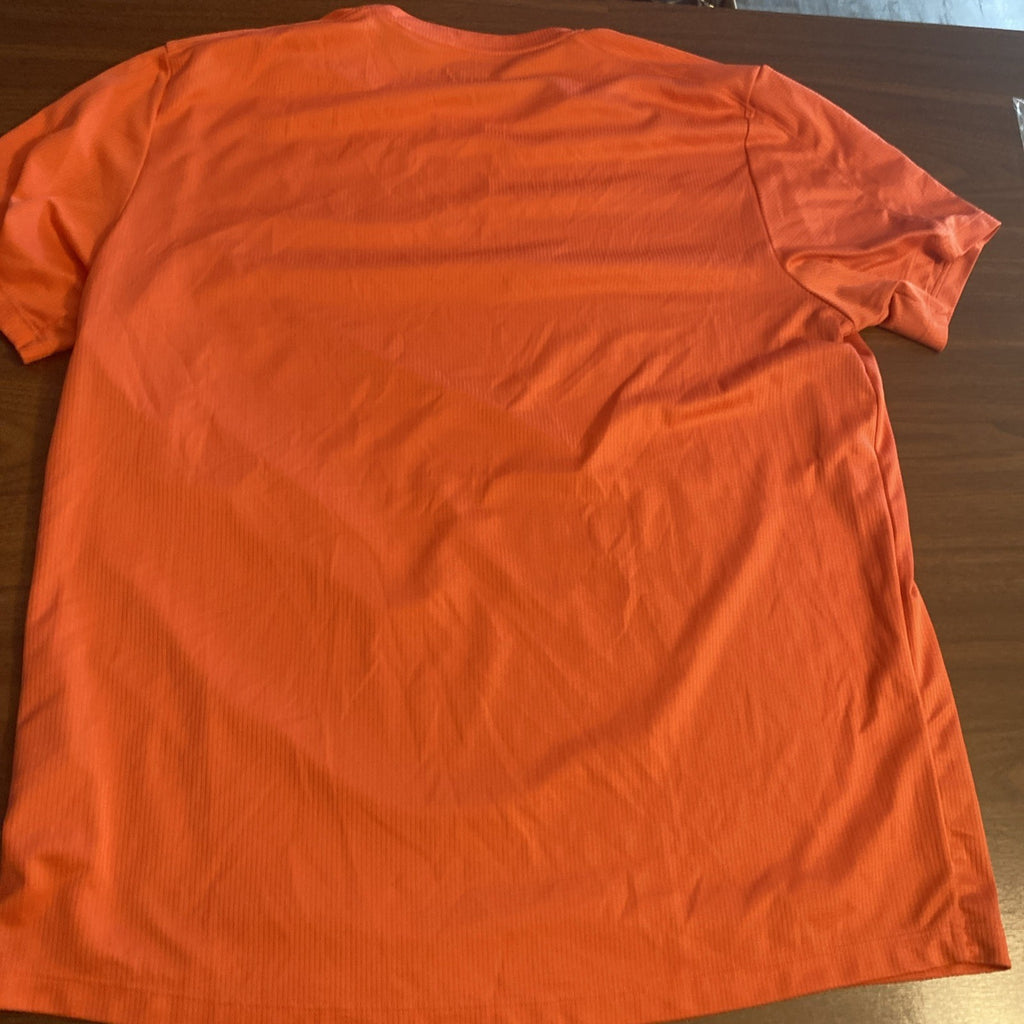 Men’s Under Armor Large Shirt 