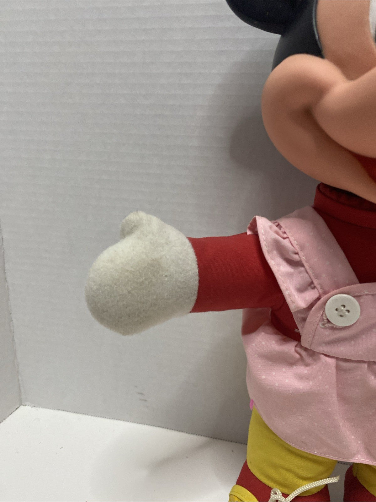 Vintage Minnie Mouse Disney Plush/Plastic 15" Doll Learn to Dress